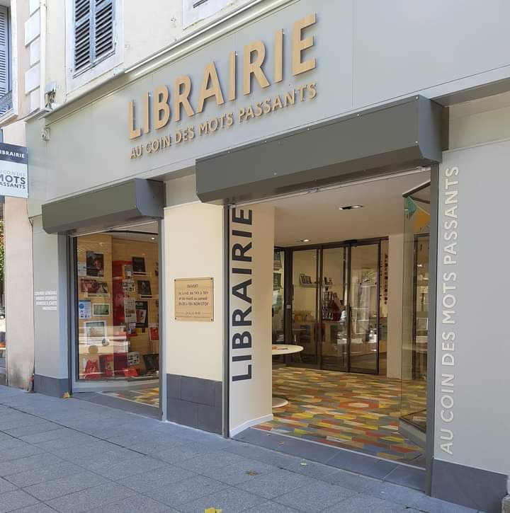 La librairie Les mots passants rue Carnot à Gap (Hautes-Alpes)
