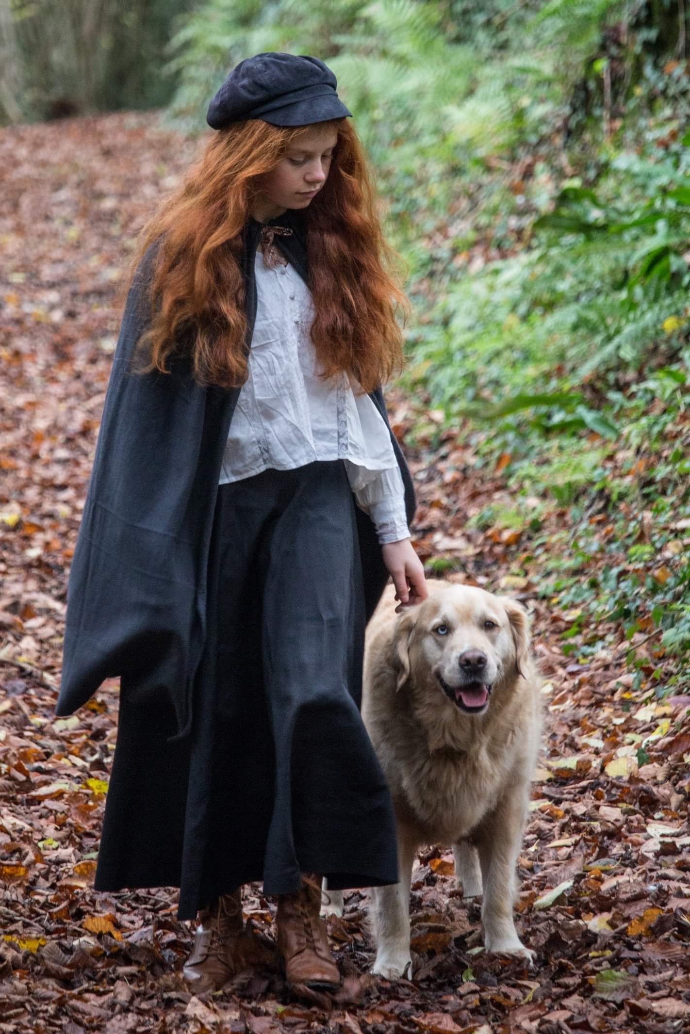 Julia, la Honfleuraise et son chien Maurice