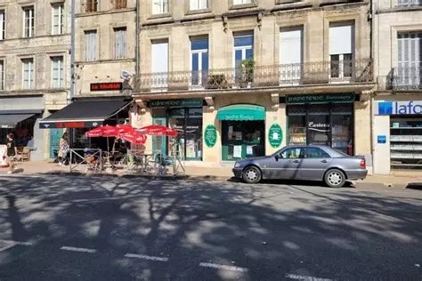 La librairie face à la Citadelle