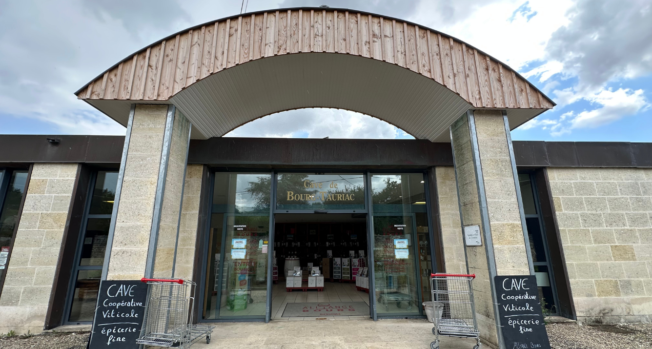 Hall Cave de Tauriac